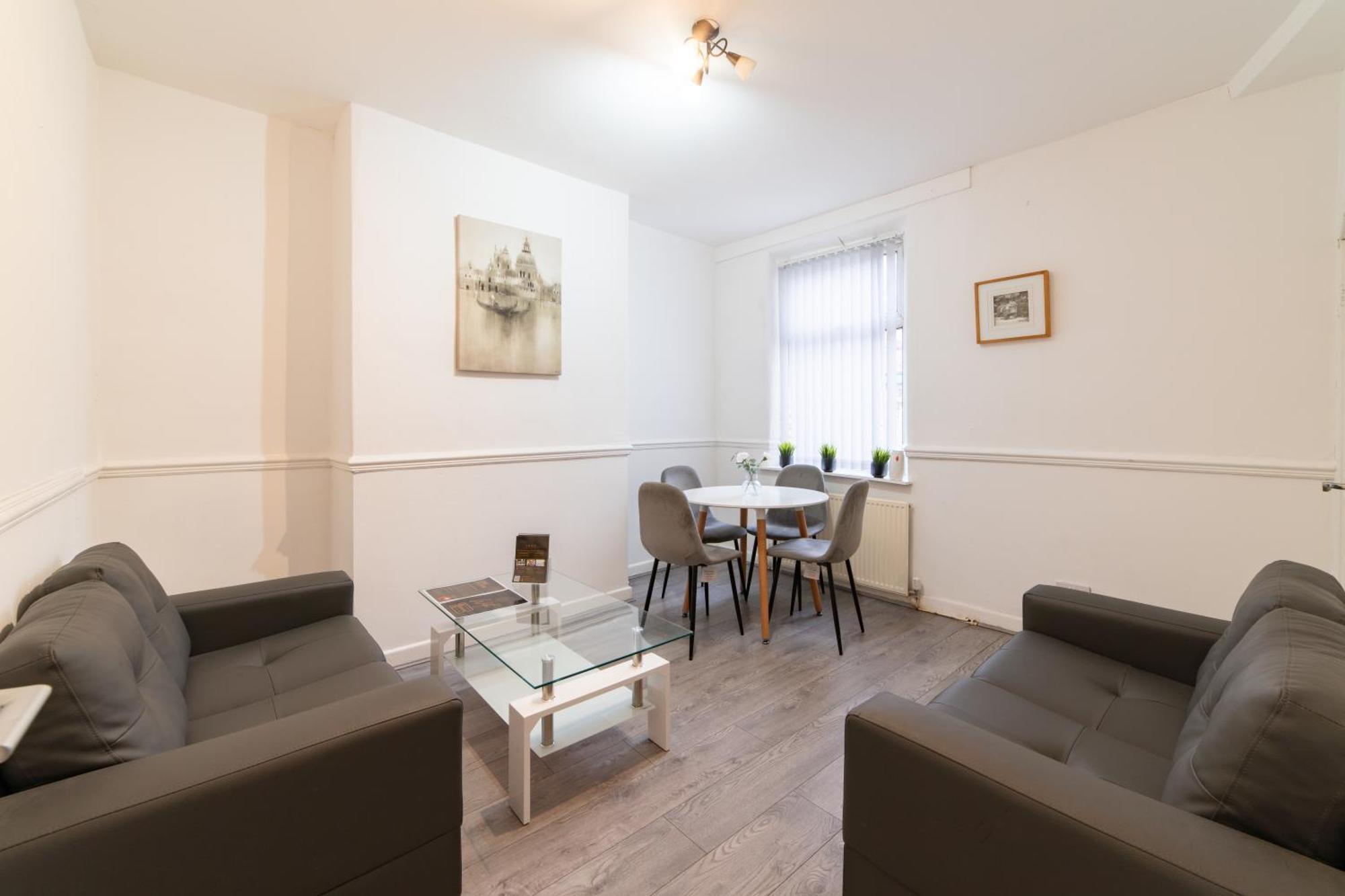 Cozy Rooms In Shared Accommodation Near Anfield Stadium With Parking And Wifi Ліверпуль Екстер'єр фото