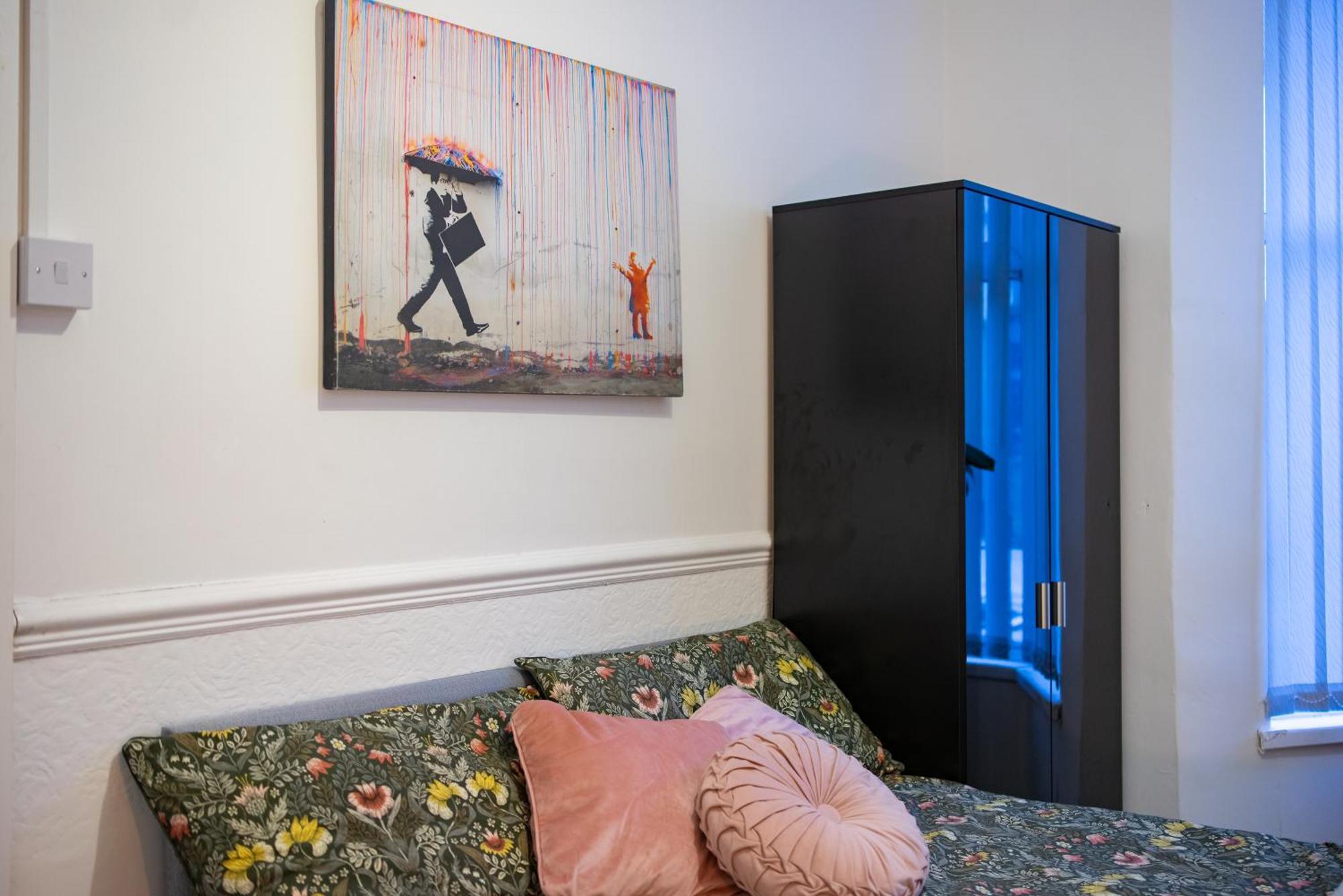 Cozy Rooms In Shared Accommodation Near Anfield Stadium With Parking And Wifi Ліверпуль Екстер'єр фото