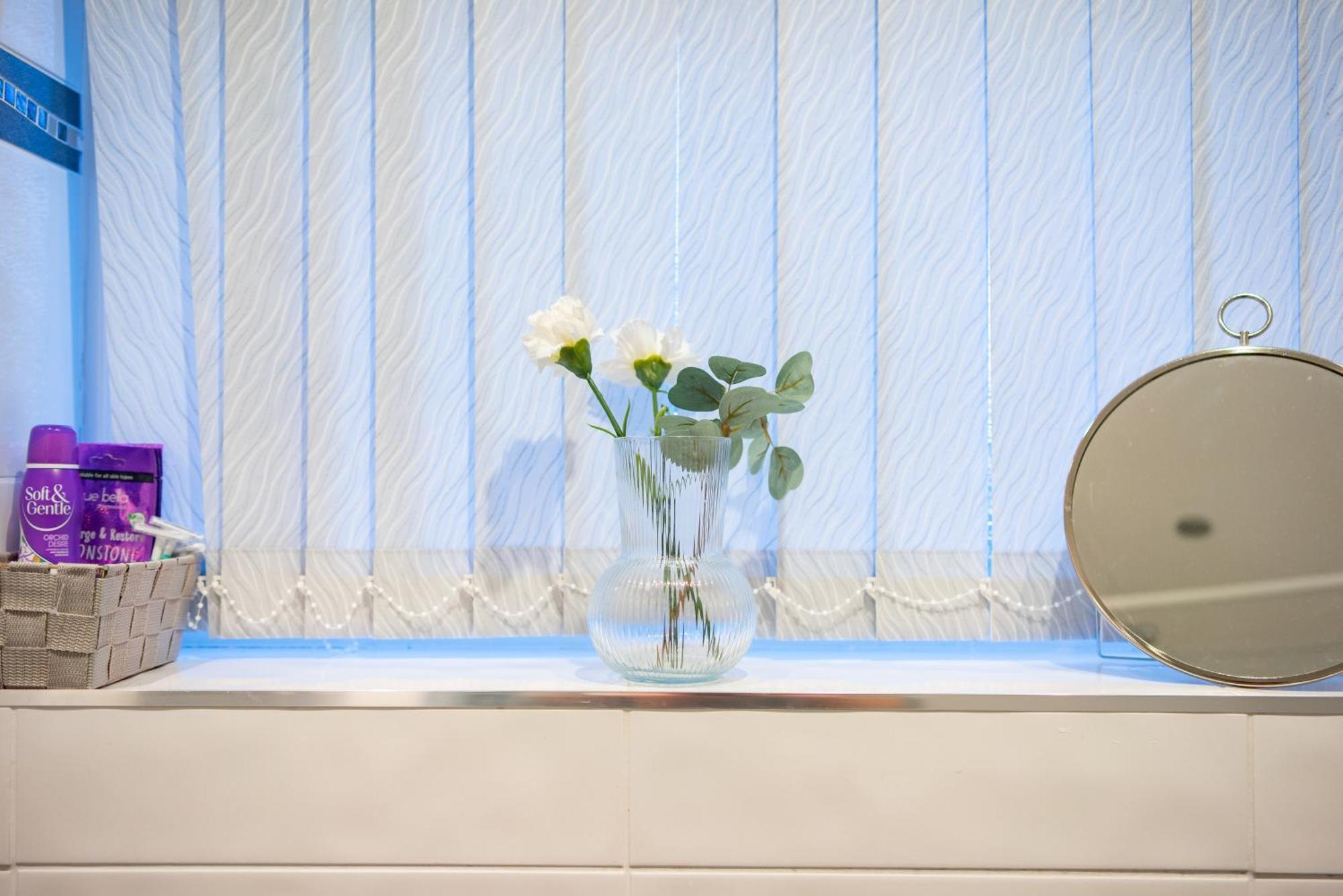 Cozy Rooms In Shared Accommodation Near Anfield Stadium With Parking And Wifi Ліверпуль Екстер'єр фото