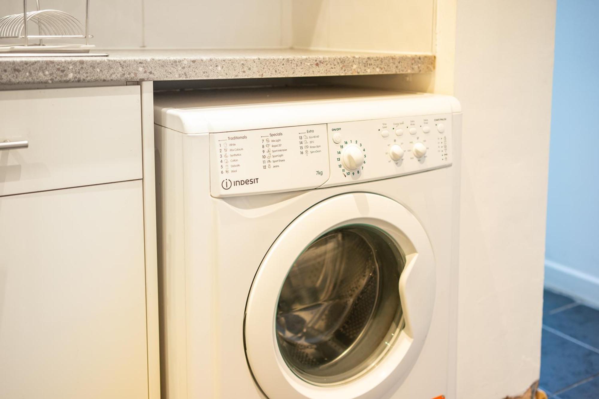 Cozy Rooms In Shared Accommodation Near Anfield Stadium With Parking And Wifi Ліверпуль Екстер'єр фото
