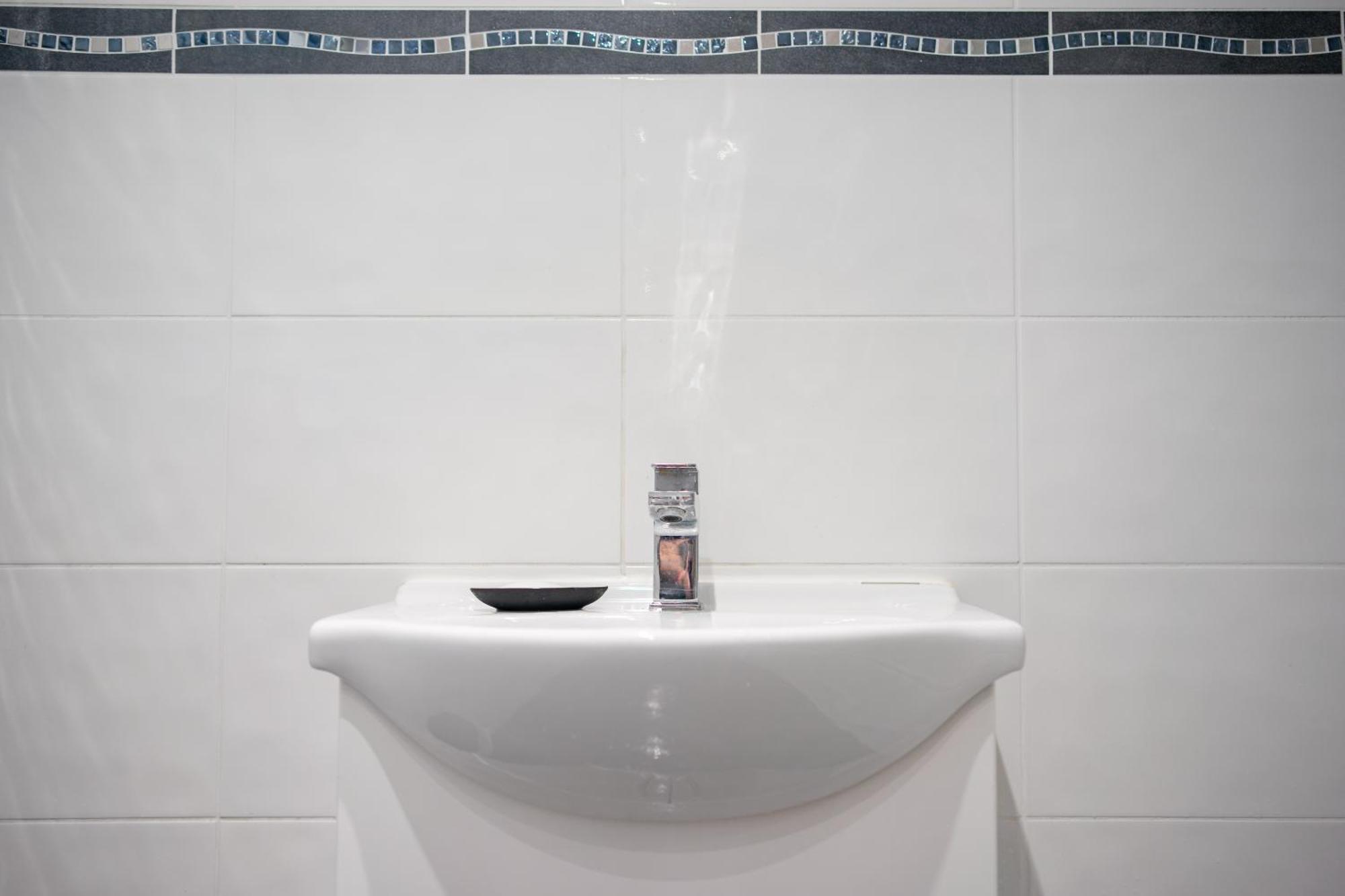 Cozy Rooms In Shared Accommodation Near Anfield Stadium With Parking And Wifi Ліверпуль Екстер'єр фото